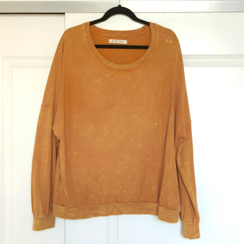 Comfy We the Free sweater size Large